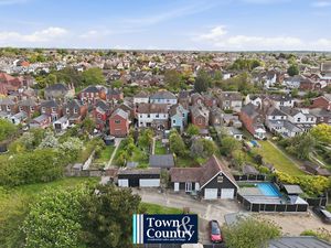 LADYSMITH AVENUE- click for photo gallery